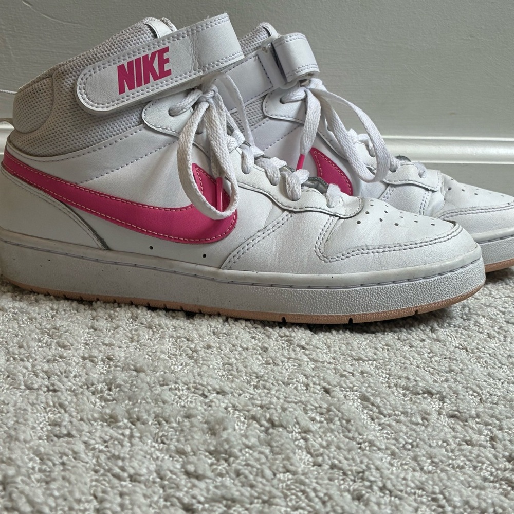 GUC Nike Kids White and Pink High-Top Sneakers With Velcro